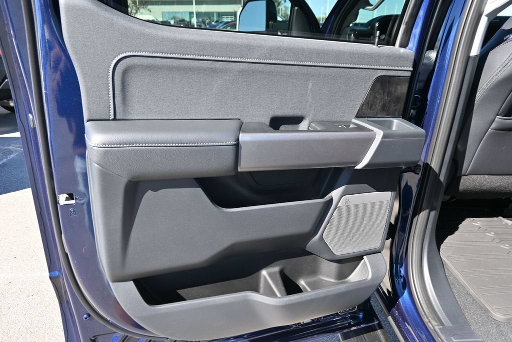 2027 Ford F-550SD Lariat DRW