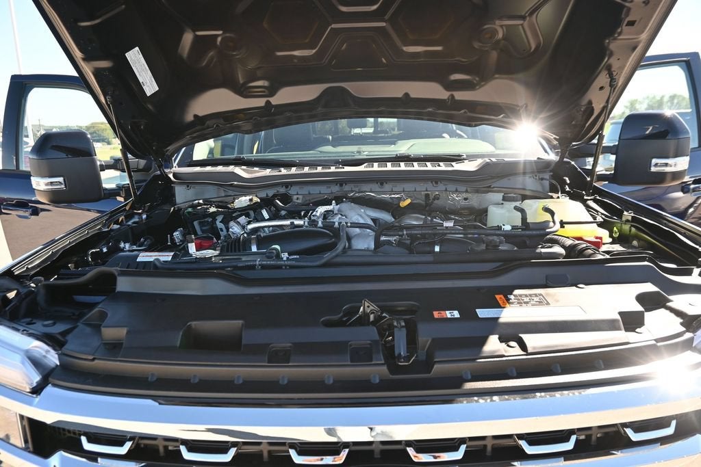 2027 Ford F-550SD Lariat DRW
