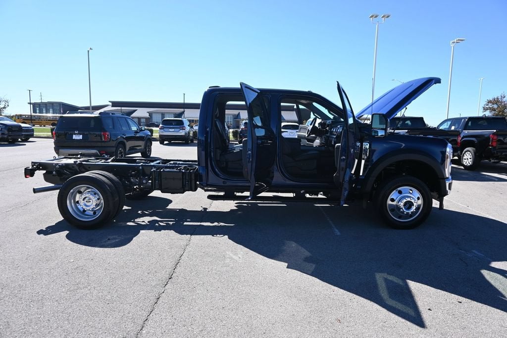 2027 Ford F-550SD Lariat DRW