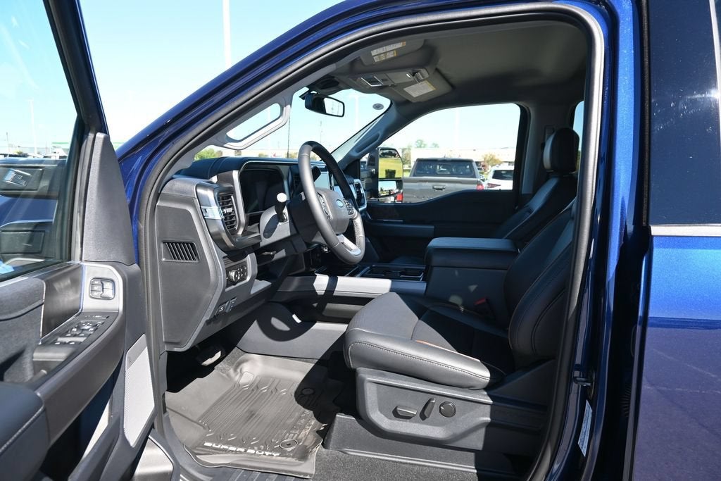 2027 Ford F-550SD Lariat DRW