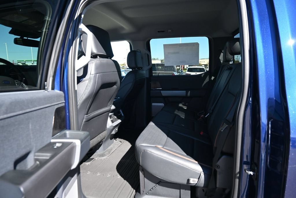 2027 Ford F-550SD Lariat DRW
