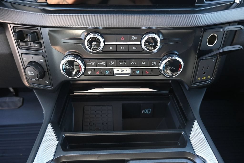 2027 Ford F-550SD Platinum DRW