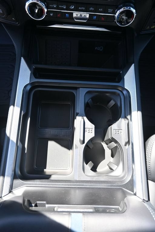 2027 Ford F-550SD Platinum DRW