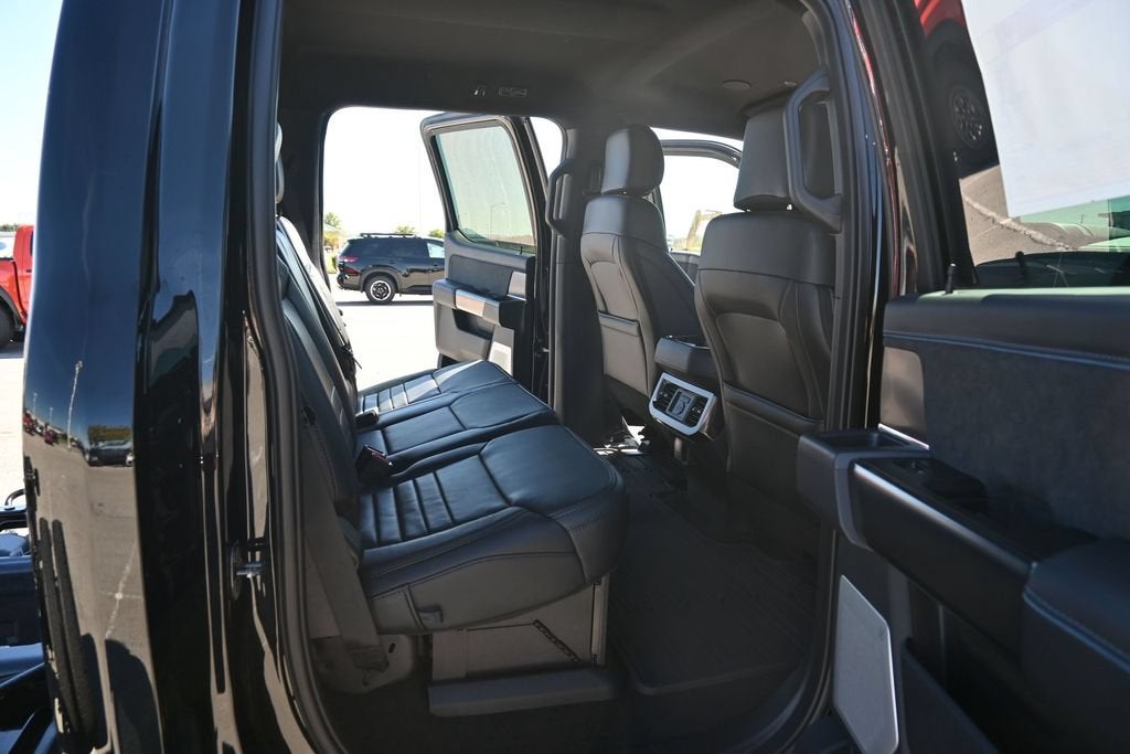 2027 Ford F-550SD Platinum DRW