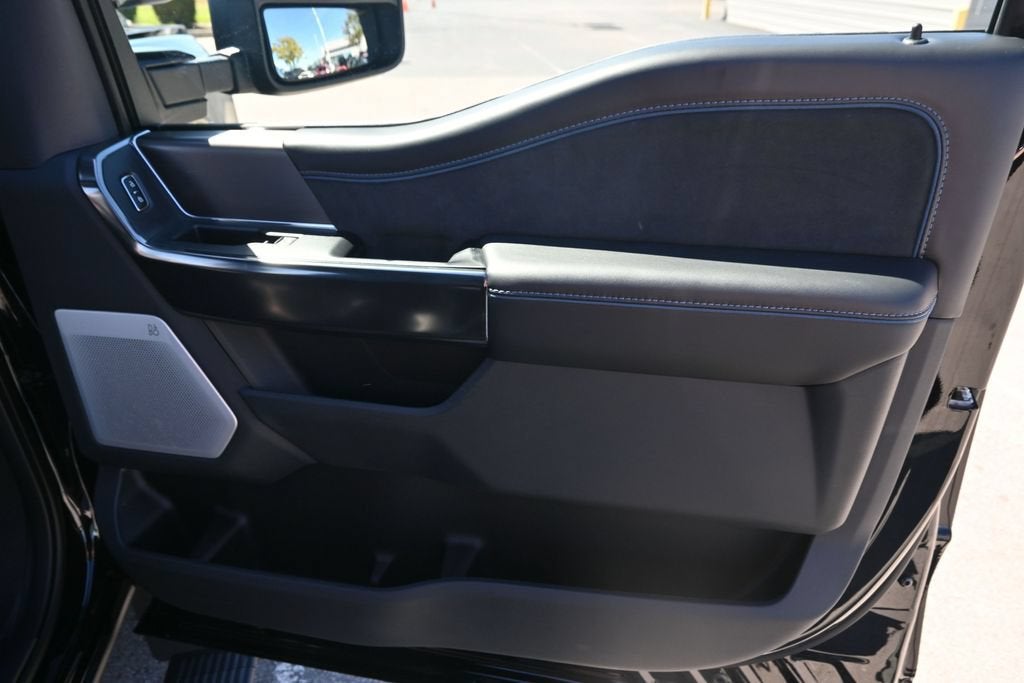 2027 Ford F-550SD Platinum DRW