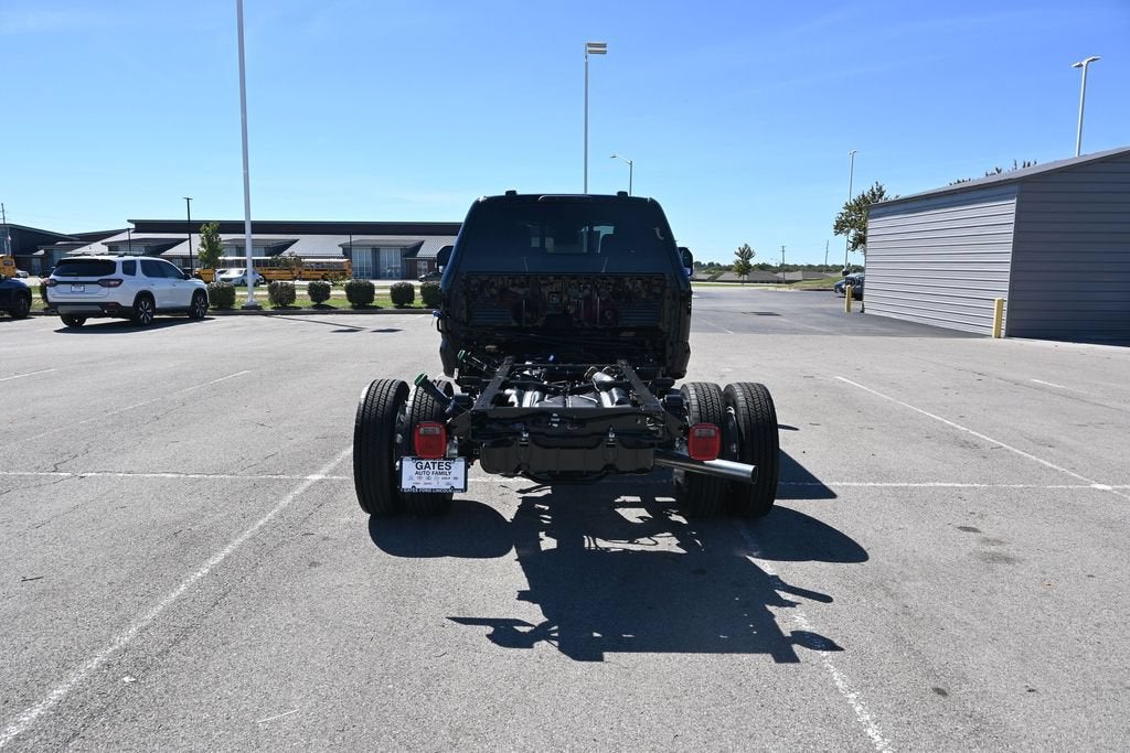 2027 Ford F-550SD Platinum DRW