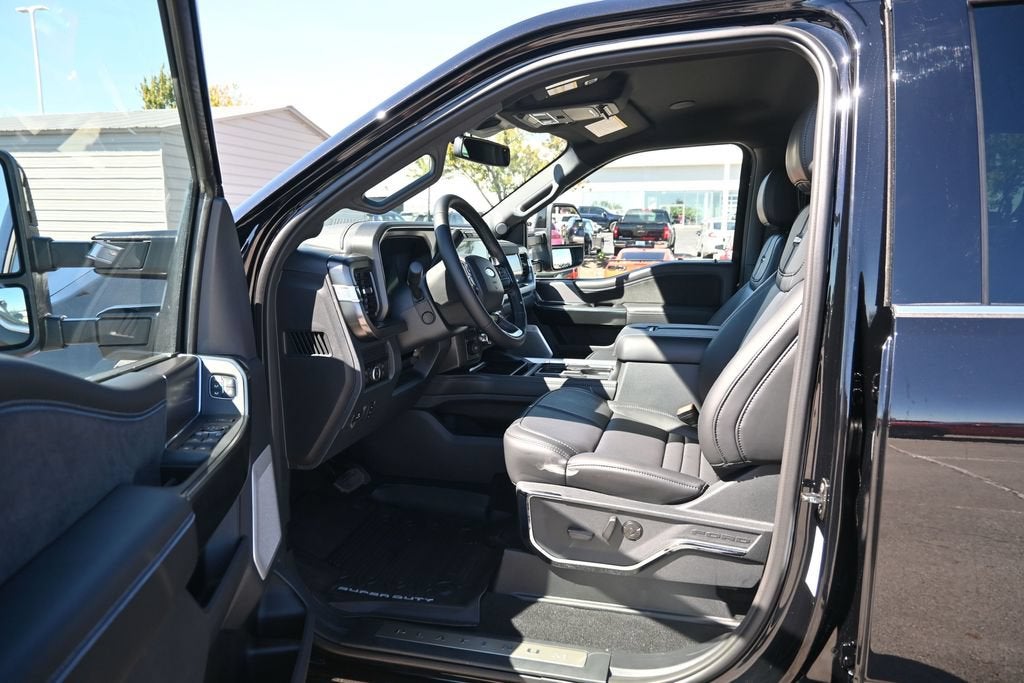 2027 Ford F-550SD Platinum DRW