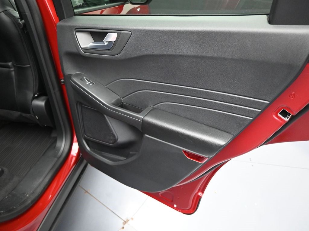 2025 Ford Escape Hybrid ST-Line