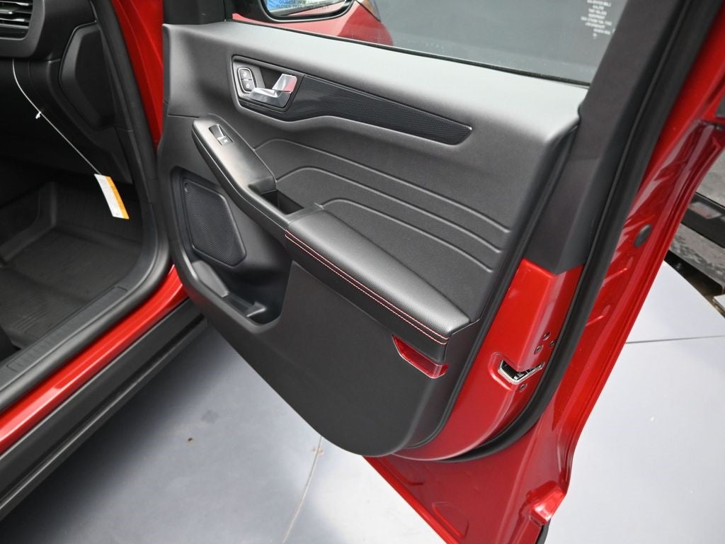 2025 Ford Escape Hybrid ST-Line