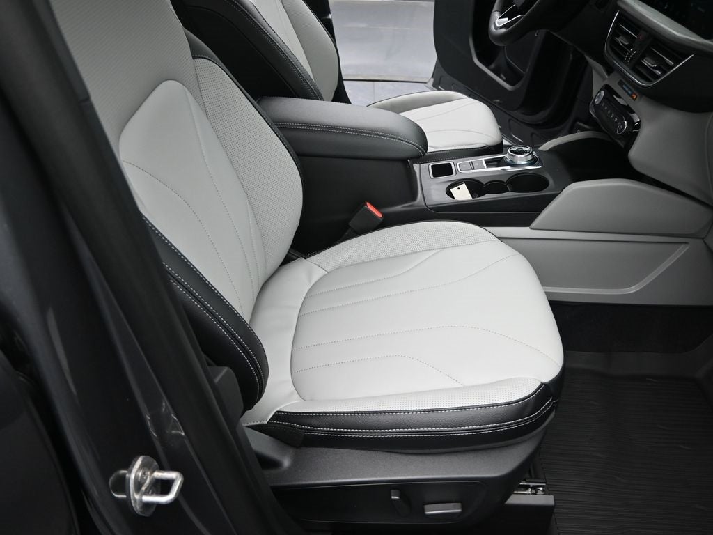 2026 Ford Escape Platinum