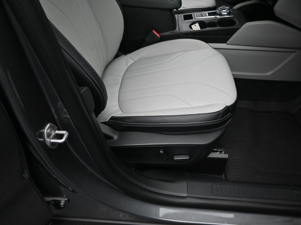 2026 Ford Escape Platinum