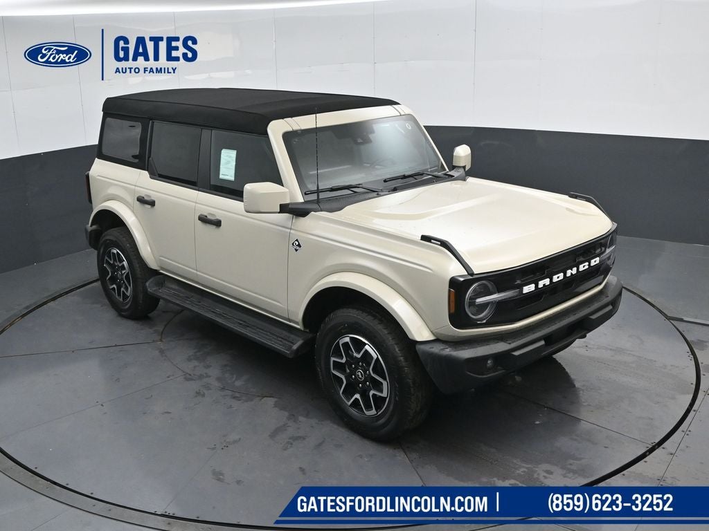 2026 Ford Bronco Outer Banks