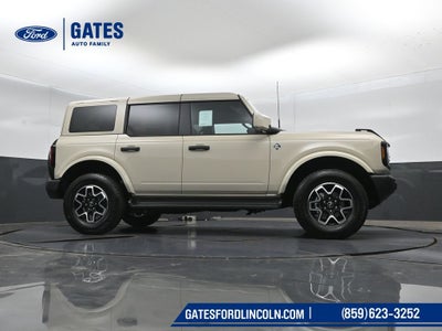 2026 Ford Bronco Outer Banks