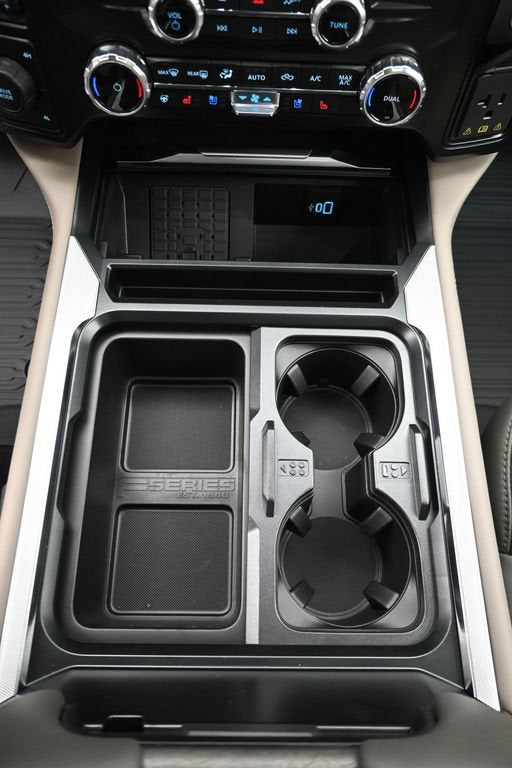2027 Ford F-350SD Platinum DRW