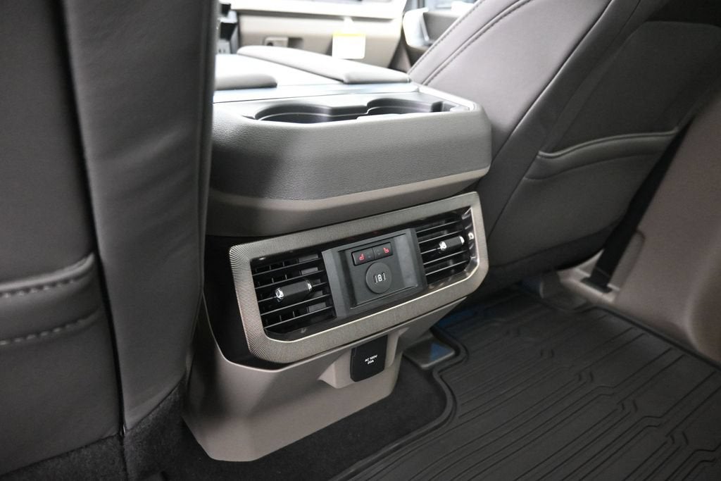 2027 Ford F-350SD Platinum DRW