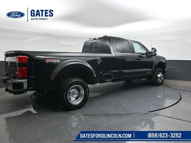 2027 Ford Super Duty F-350 DRW Pickup F-350® Lariat®