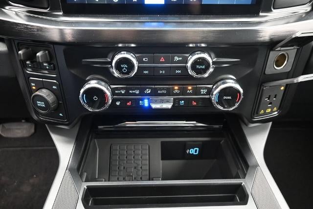 2027 Ford Super Duty F-350 DRW Pickup F-350® Lariat®