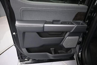 2027 Ford Super Duty F-350 DRW Pickup F-350® Lariat®