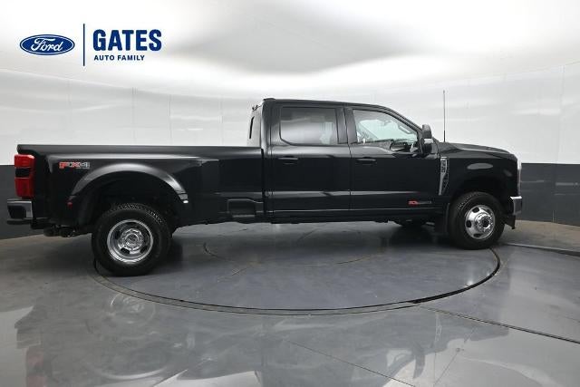 2027 Ford Super Duty F-350 DRW Pickup F-350® Lariat®