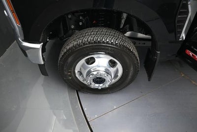 2027 Ford Super Duty F-350 DRW Pickup F-350® Lariat®