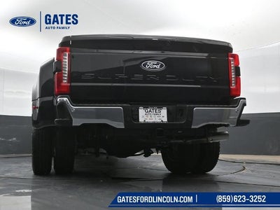 2027 Ford Super Duty F-350 DRW Pickup F-350® Lariat®