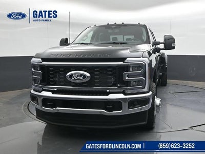 2027 Ford Super Duty F-350 DRW Pickup F-350® Lariat®