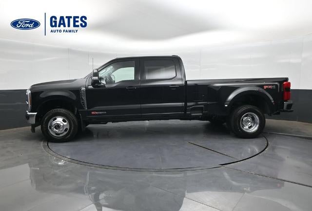 2027 Ford Super Duty F-350 DRW Pickup F-350® Lariat®