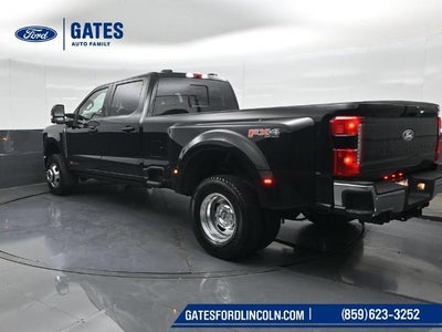 2027 Ford Super Duty F-350 DRW Pickup F-350® Lariat®