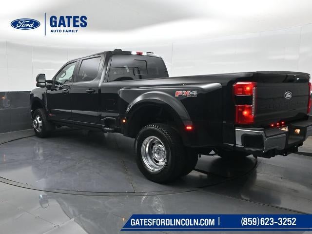 2027 Ford Super Duty F-350 DRW Pickup F-350® Lariat®
