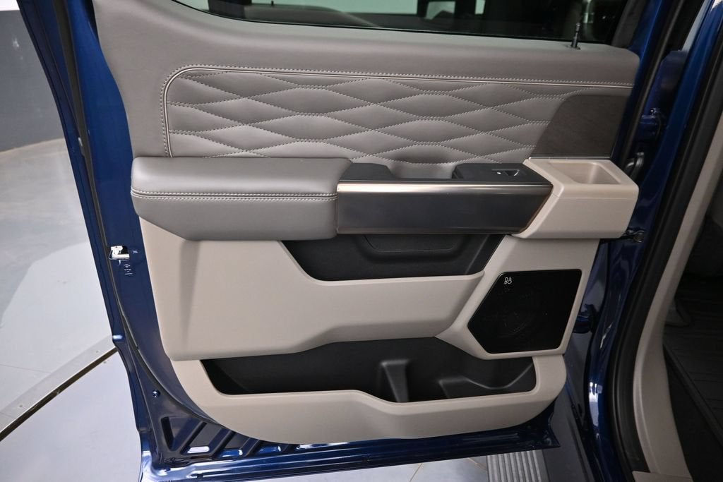 2027 Ford F-350SD Platinum DRW