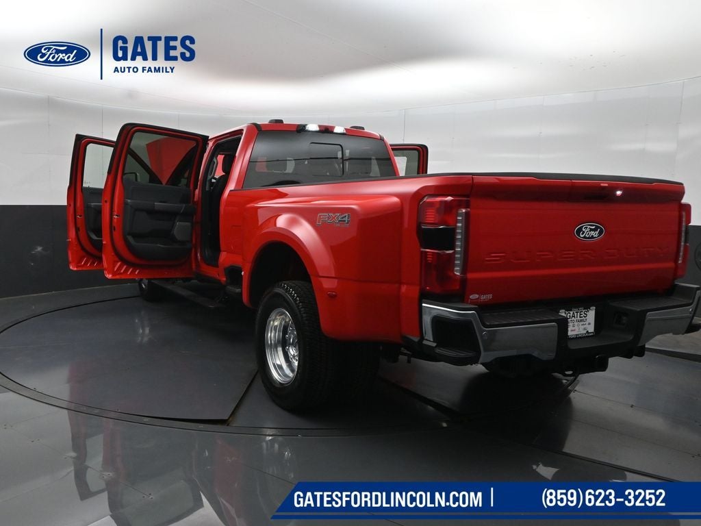 2027 Ford F-350SD Lariat DRW