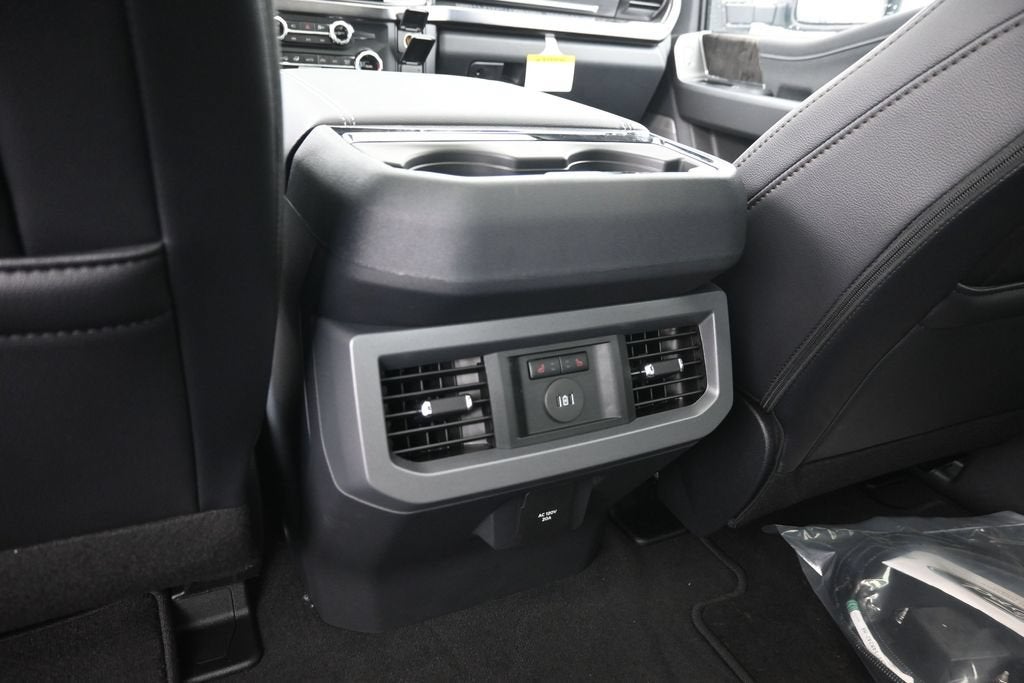 2027 Ford F-350SD Lariat DRW