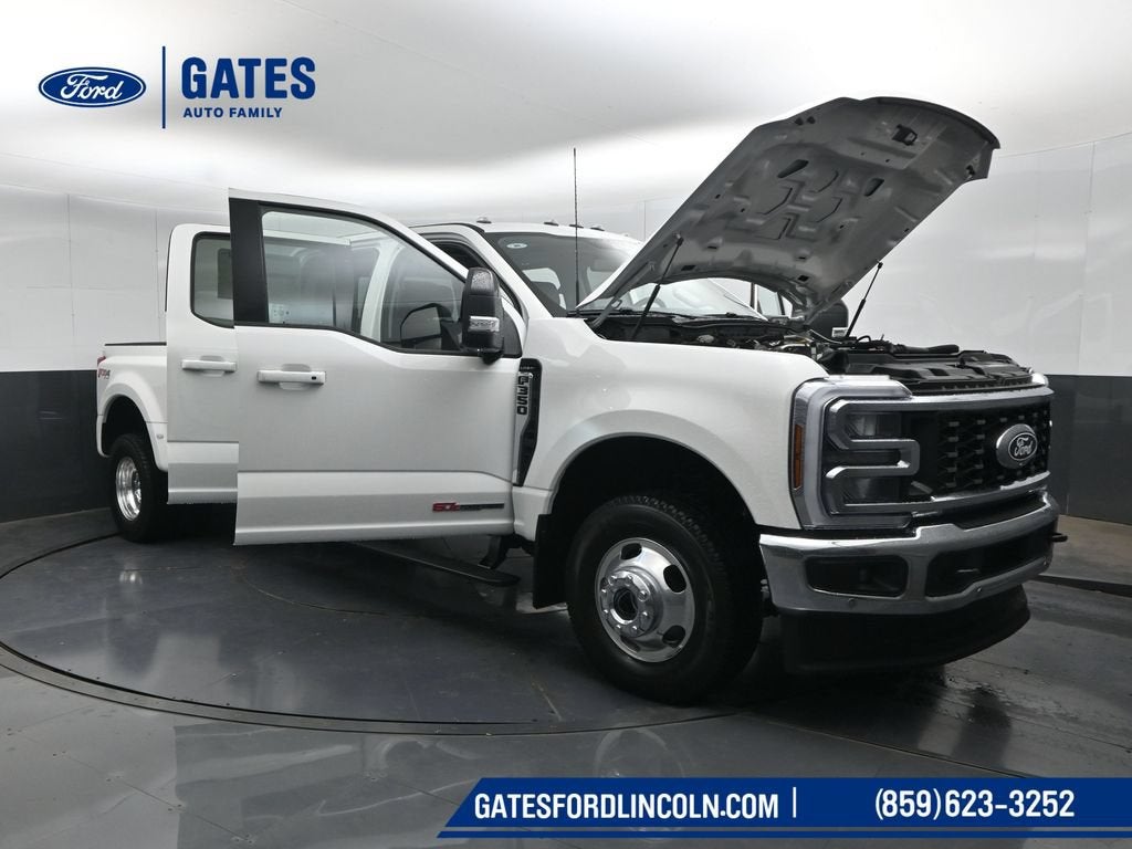 2027 Ford F-350SD Lariat DRW