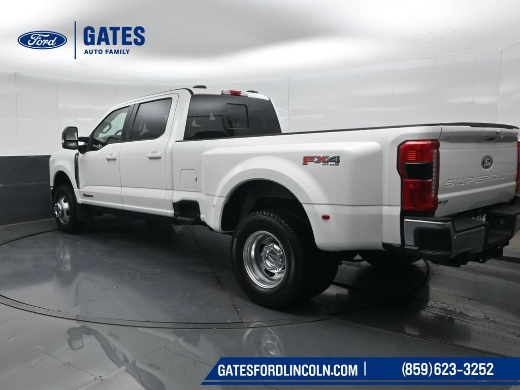 2027 Ford F-350SD Lariat DRW
