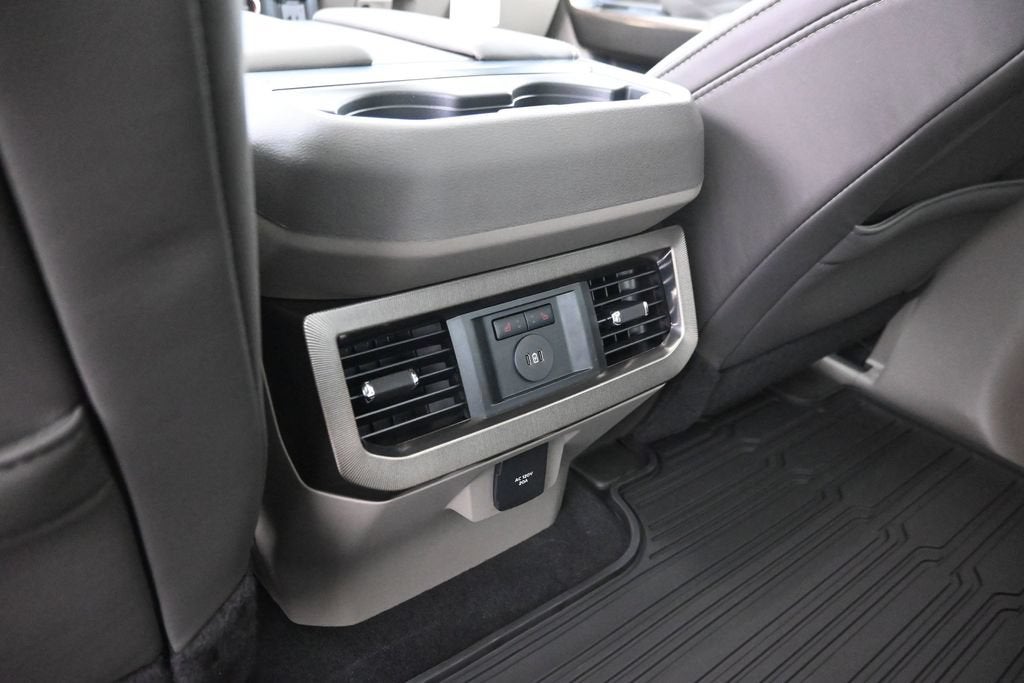 2027 Ford F-350SD DRW