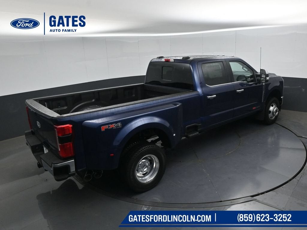 2027 Ford F-350SD Lariat DRW