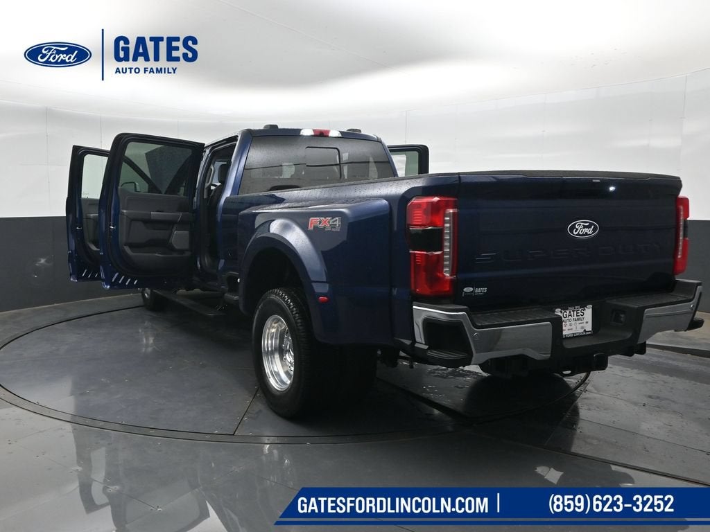2027 Ford F-350SD Lariat DRW