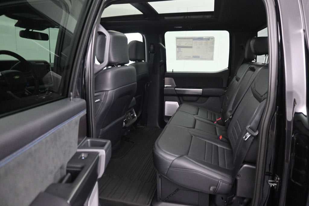 2027 Ford F-350SD Platinum DRW