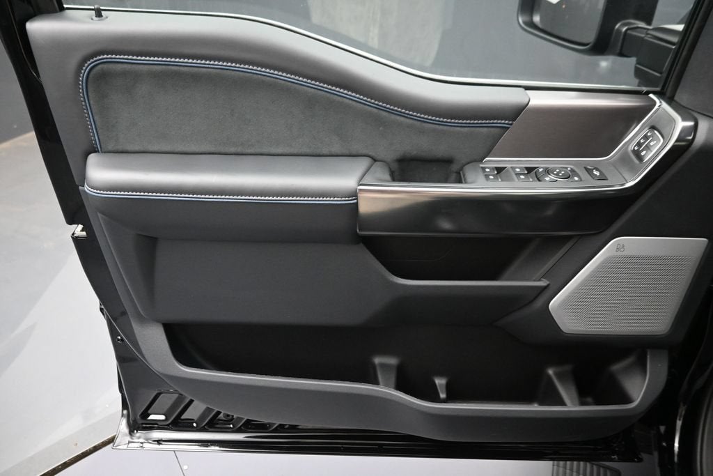 2027 Ford F-350SD Platinum DRW