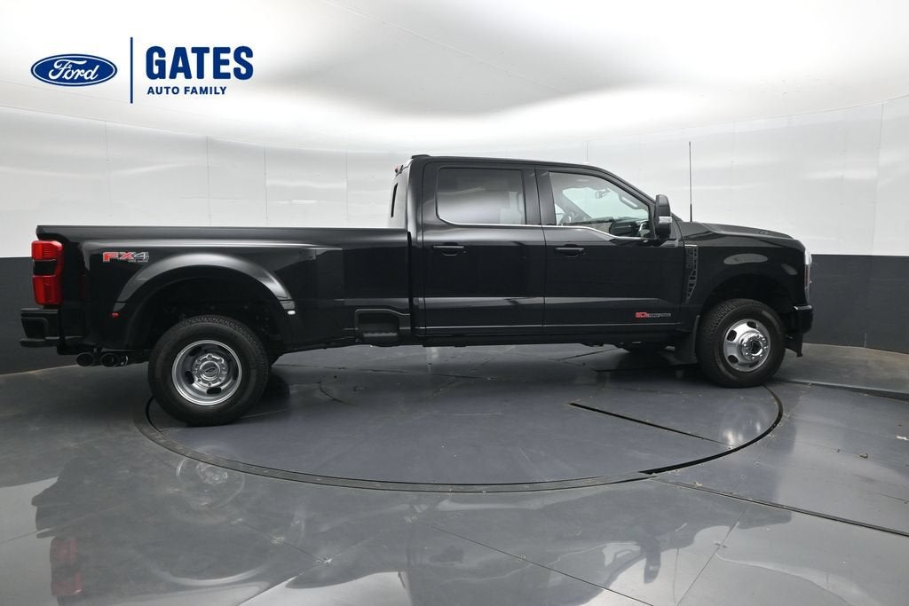 2027 Ford F-350SD Platinum DRW