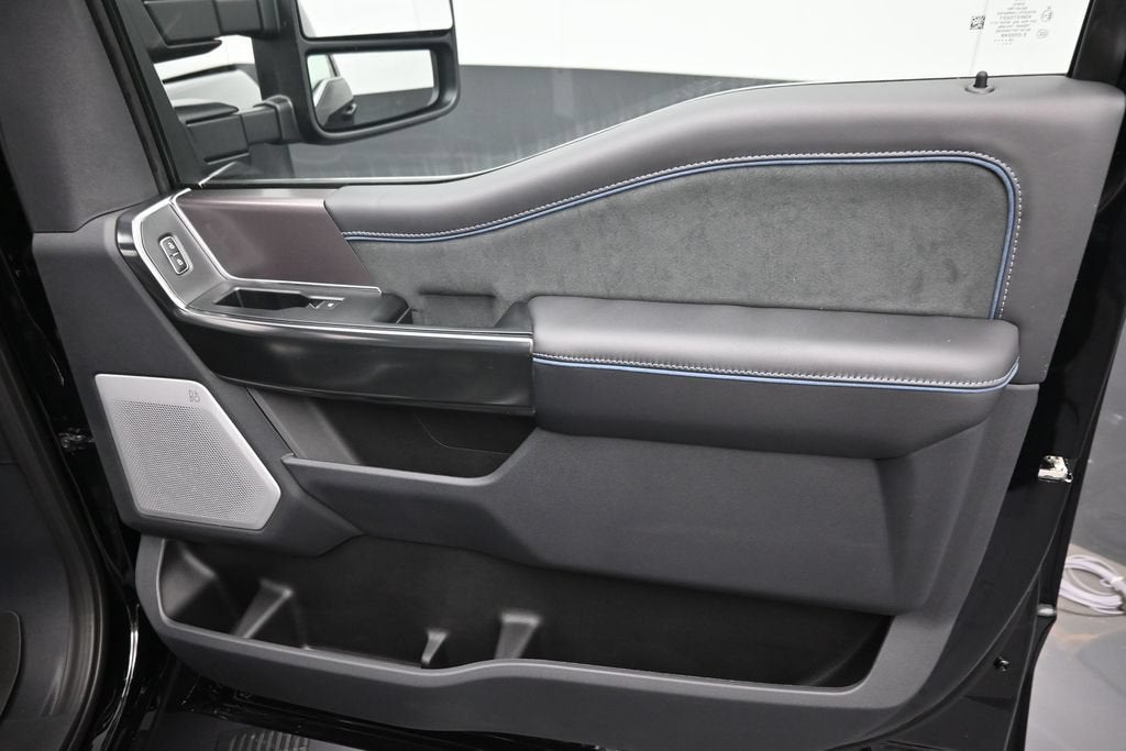 2027 Ford F-350SD Platinum DRW