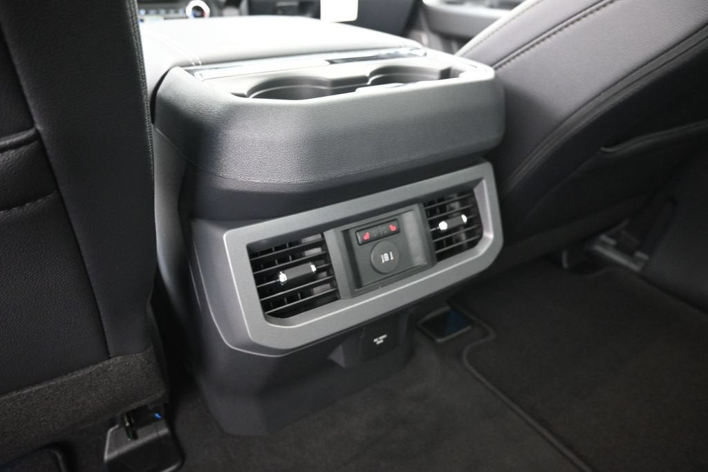 2027 Ford F-350SD Lariat DRW