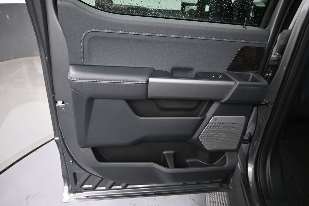 2027 Ford F-350SD Lariat DRW