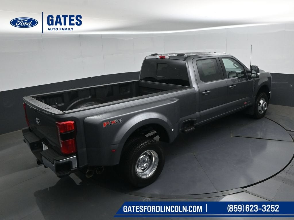 2027 Ford F-350SD Lariat DRW