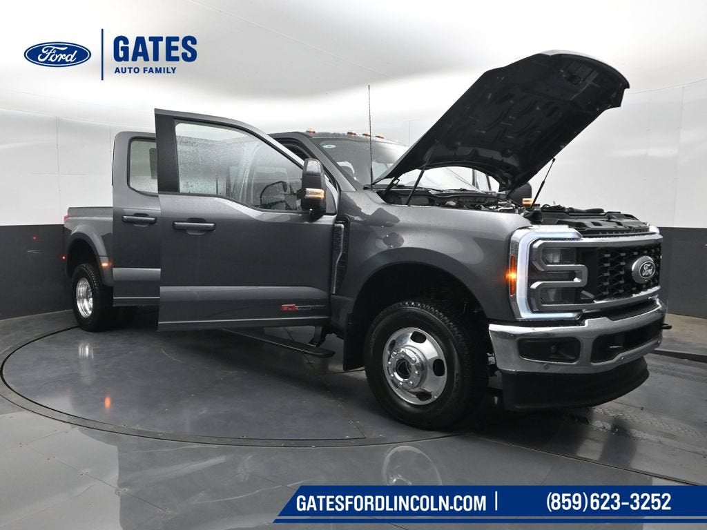 2027 Ford F-350SD Lariat DRW
