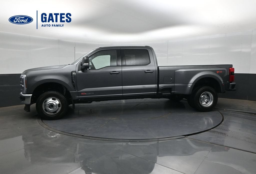 2027 Ford F-350SD Lariat DRW