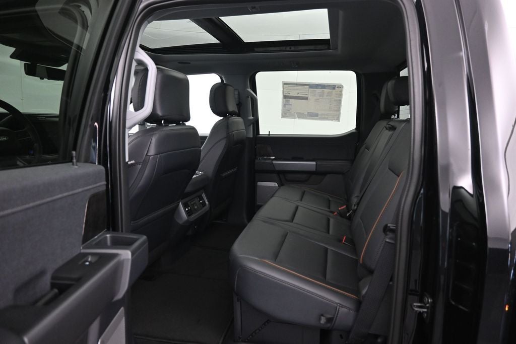 2027 Ford F-350SD Lariat DRW