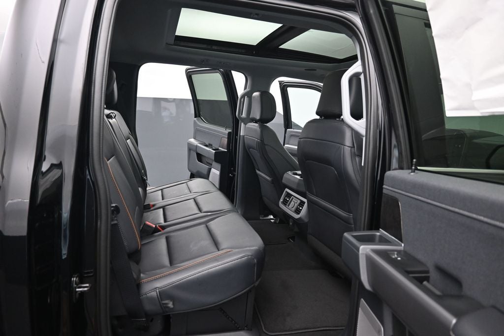 2027 Ford F-350SD Lariat DRW