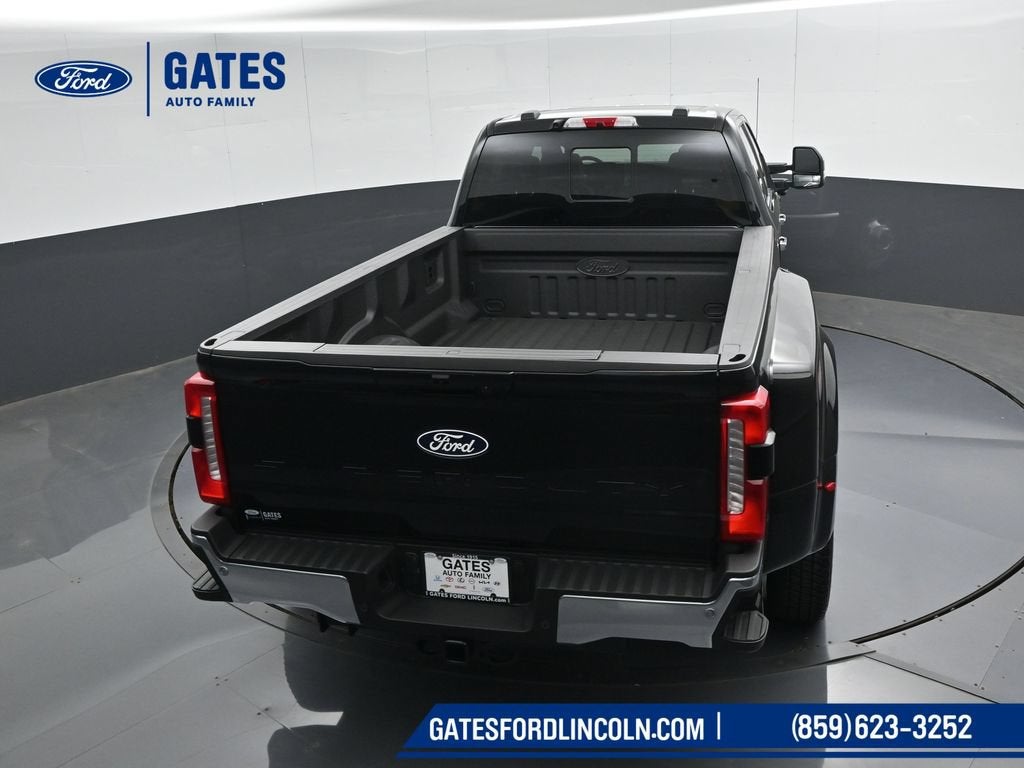 2027 Ford F-350SD Lariat DRW