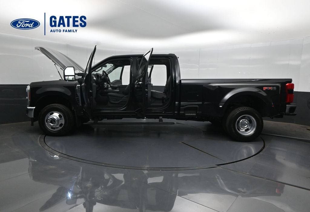 2027 Ford F-350SD Lariat DRW